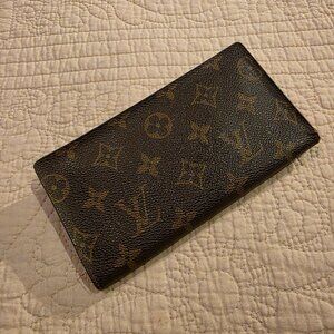 Louis Vuitton Checkbook Cover Pre-Loved